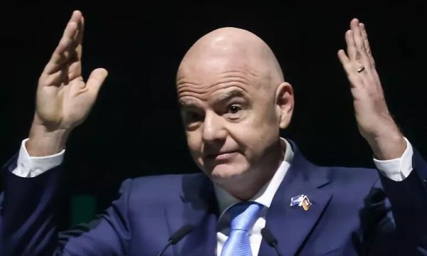 FIFA tiró la pelota afuera